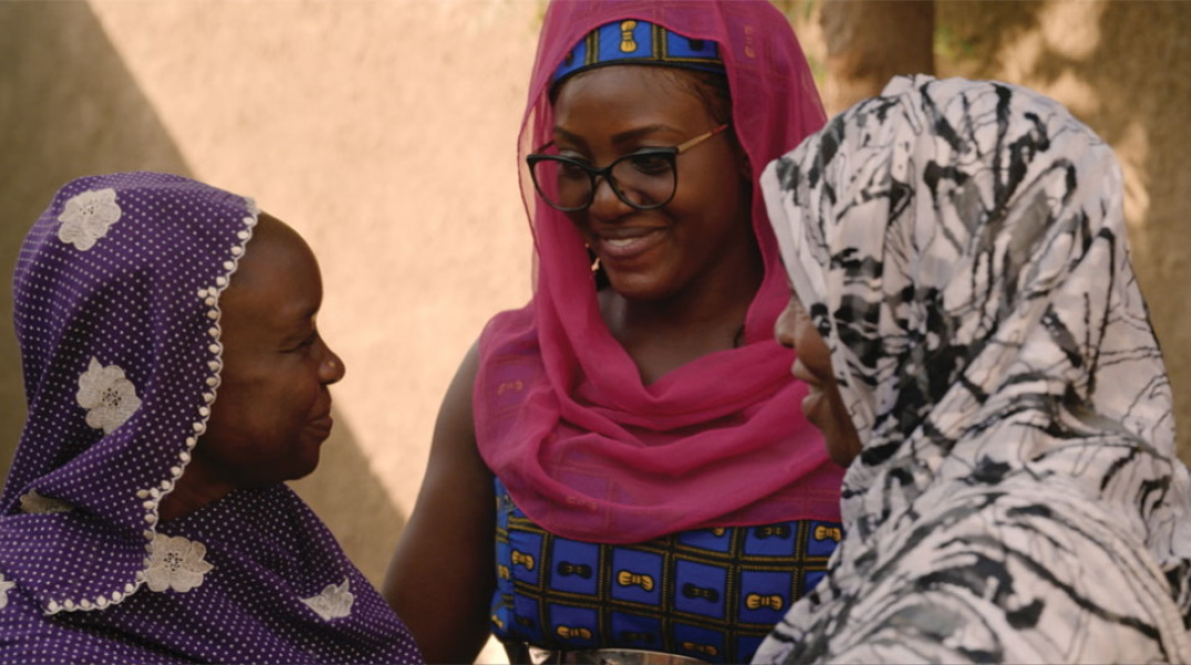 Σκηνη από την ταινία Δεσμοί Γυναικών.