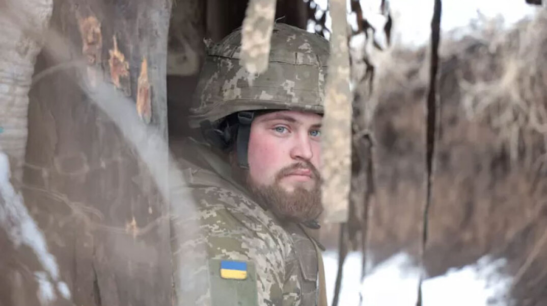 Ουκρανός στρατιώτης στο Ντόνετσκ στην Ανατολική Ουκρανία