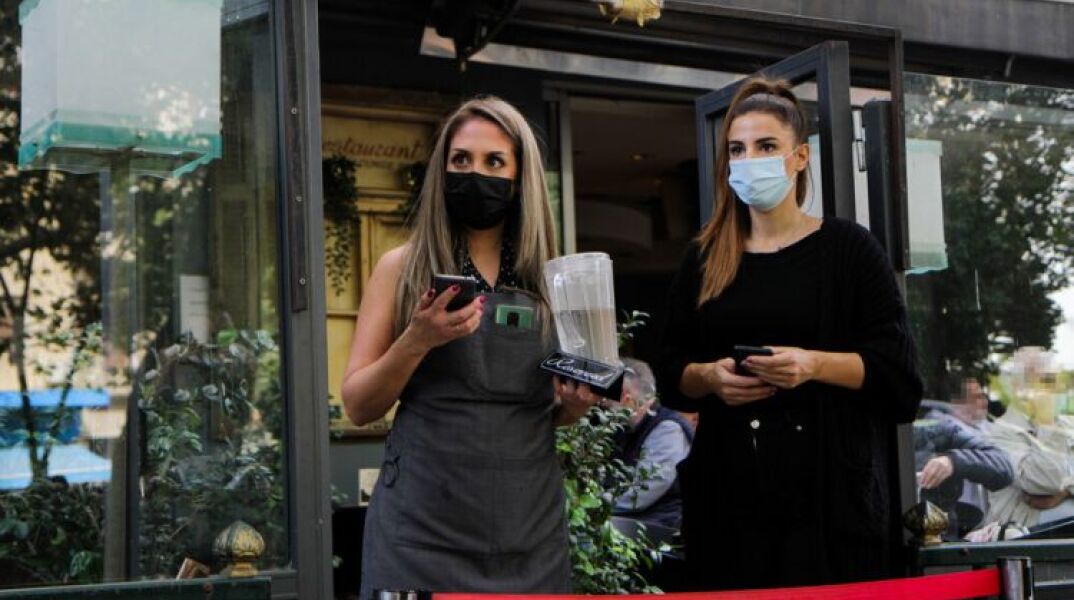 Κορωνοϊός - Μαγιορκίνης: Ανοιχτό το ενδεχόμενο να καταργηθεί το πιστοποιητικό εμβολιασμού πριν το Πάσχα.