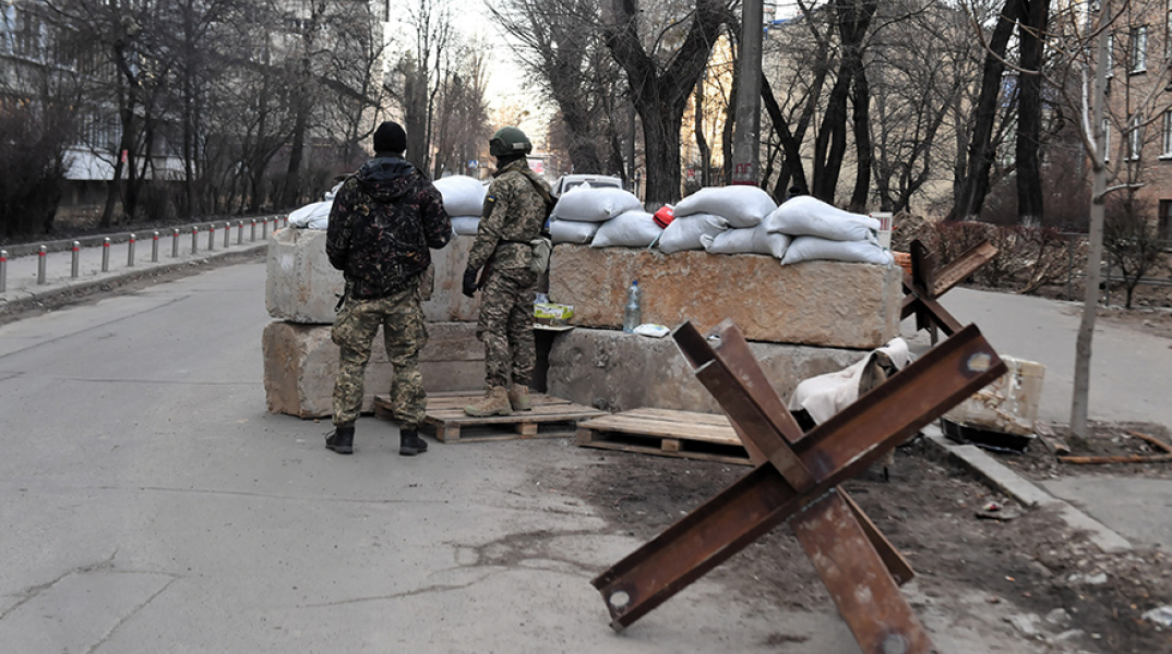 Πόλεμος στην Ουκρανία: Οδοφράγματα στο Κίεβο