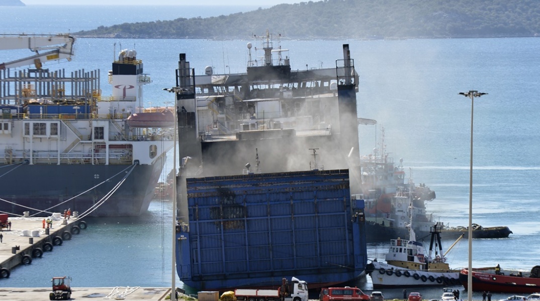 Euroferry Olympia: Εικόνα από την άφιξη του πλοίου στο λιμάνι του Αστακού