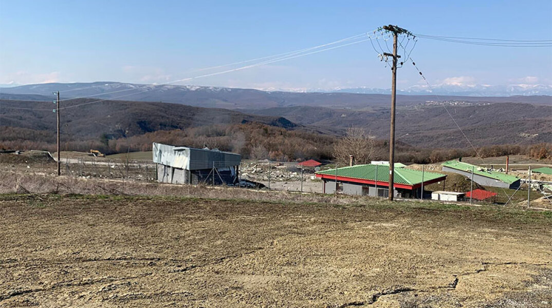 Έκρηξη στα Γρεβενά: Πληροφορίες ότι βρέθηκαν νεκροί οι τρεις αγνοούμενοι