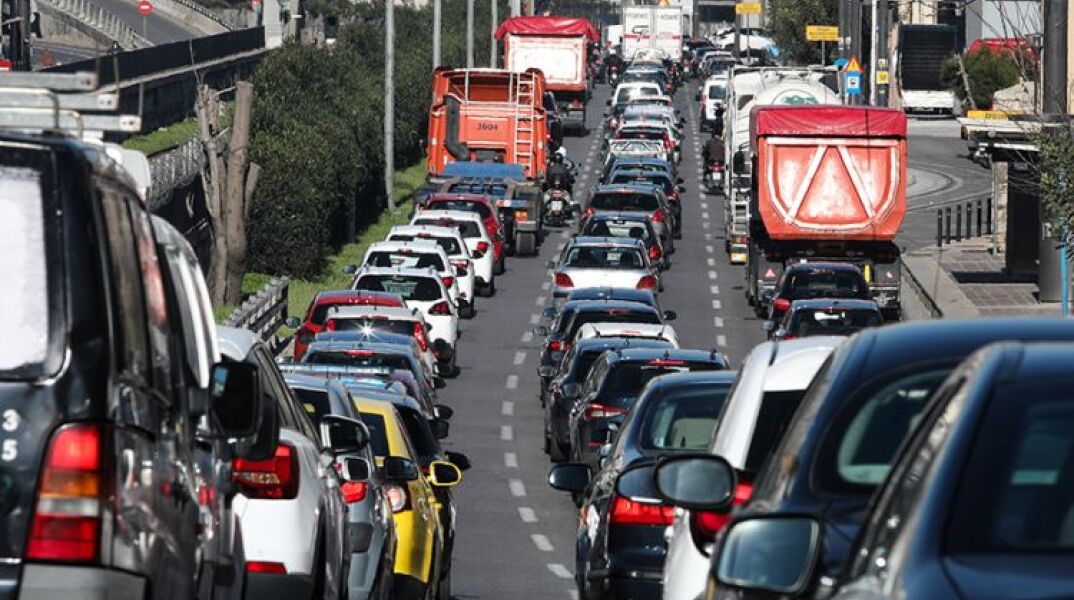 Κίνηση στους δρόμους της Αθήνας