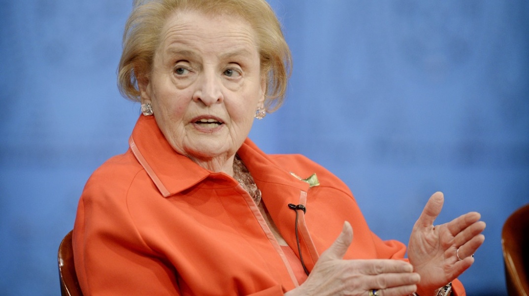 Η Μαντλίν Ολμπράιτ σε δημόσια εμφάνισή της στις ΗΠΑ