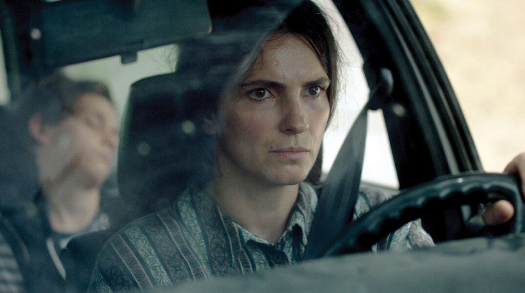 Η Αουρίτα Αγκούσι στην ταινία «Η βασίλισσα της κυψέλης»