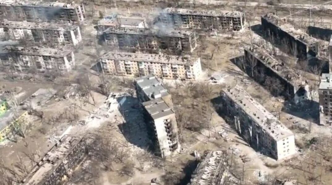 Πόλεμος στην Ουκρανία: Συγκλονιστικό βίντεο δείχνει το πριν και το μετά της ρωσικής εισβολής