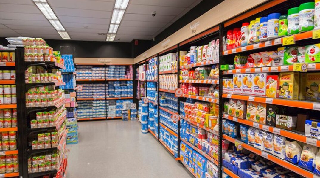 Σούπερ μάρκετ: Πλαφόν και στα φυσικά καταστήματα – Φόβοι για ελλείψεις