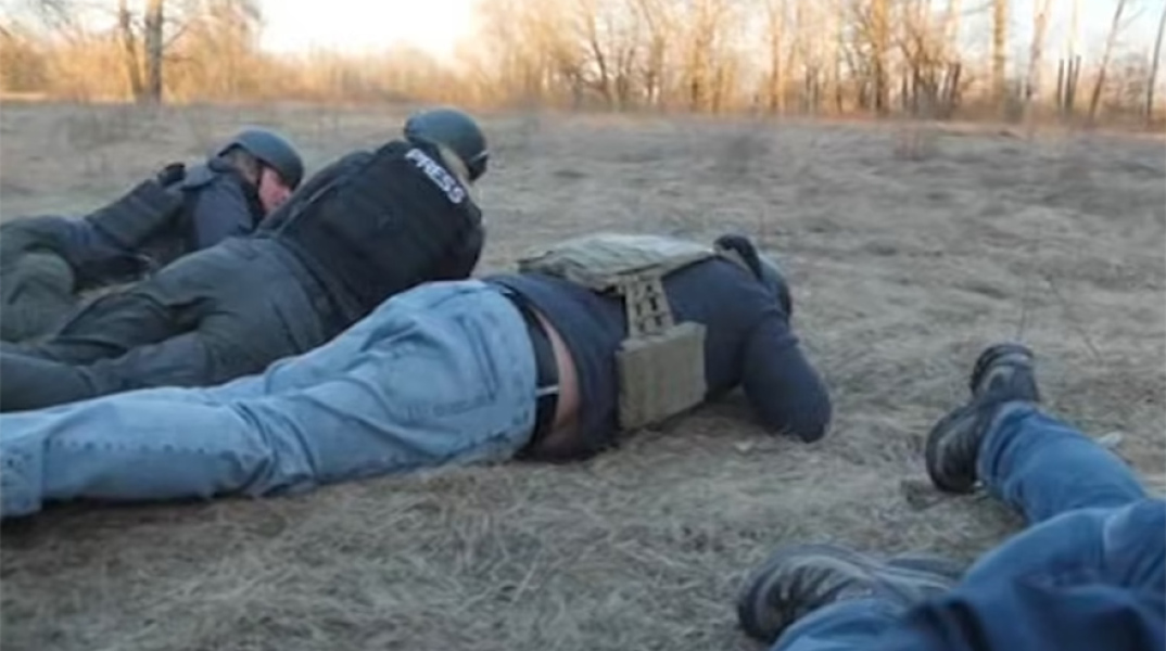 Ουκρανία: Δημοσιογράφοι και συνεργείο του Sky News δέχθηκαν ρωσικά πυρά