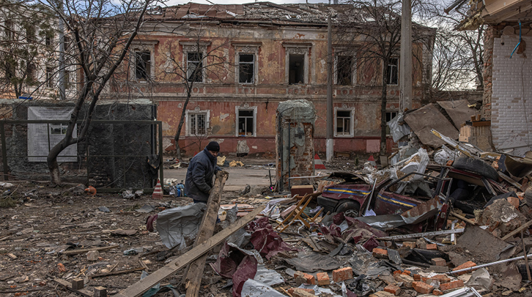Πόλεμος στην Ουκρανία: Συνεχίζουν οι Ρώσοι τις επιθέσεις