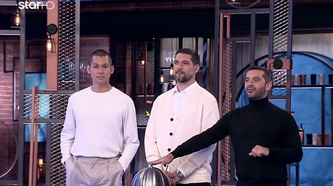 MasterChef 2022: Ο Σωτήρης Κοντιζάς δοκίμασε και έφτυσε το φαγητό