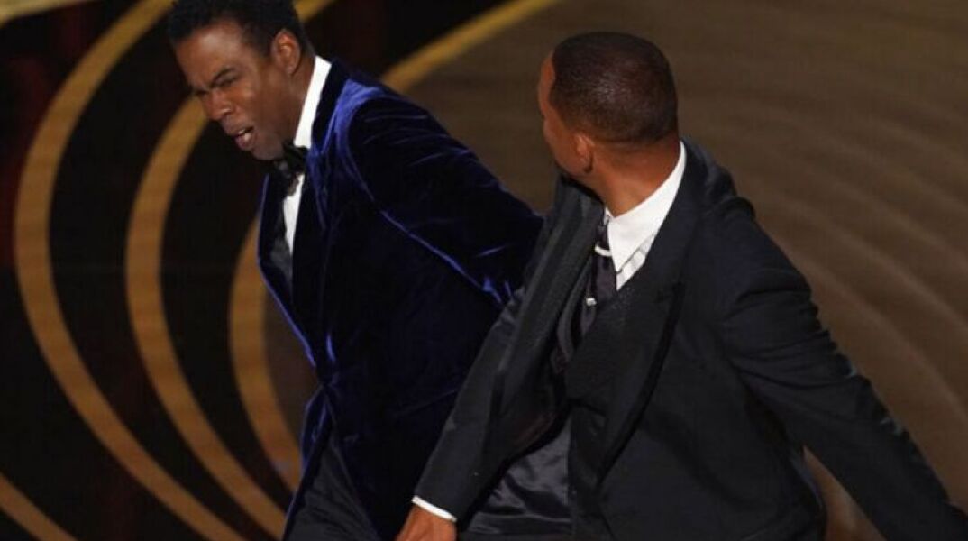 Όσκαρ 2022: Η στιγμή που ο Σμιθ χτυπά επί σκηνής τον κωμικό Κρις Ροκ