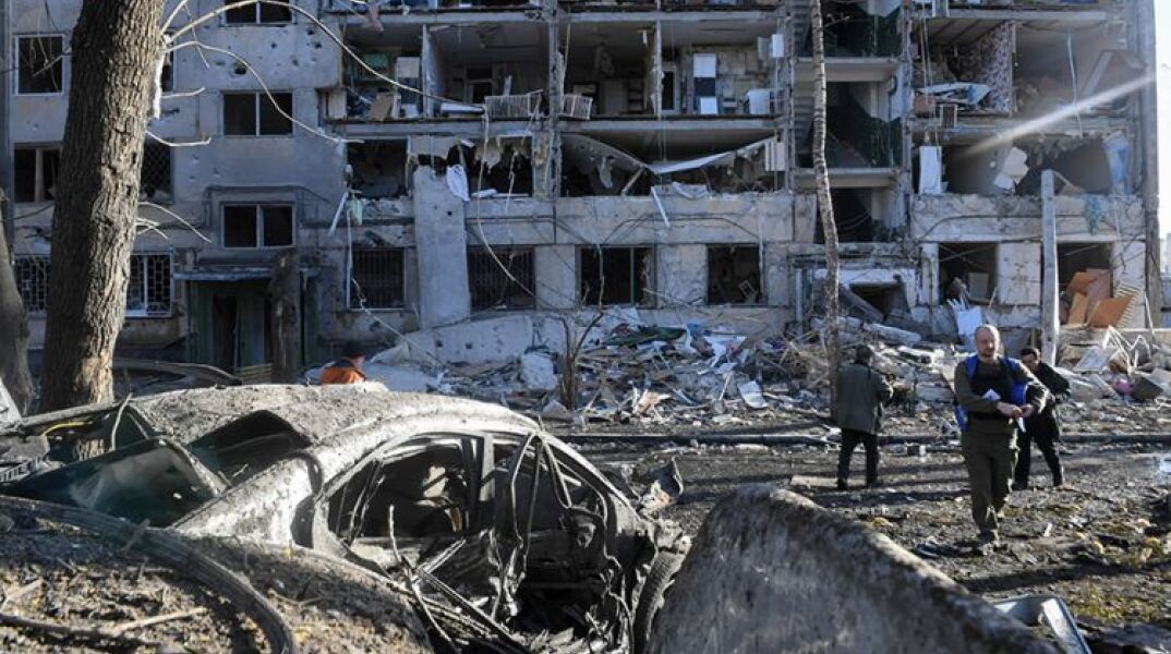 Πόλεμος στην Ουκρανία: Βομβαρδισμένο κτίριο 