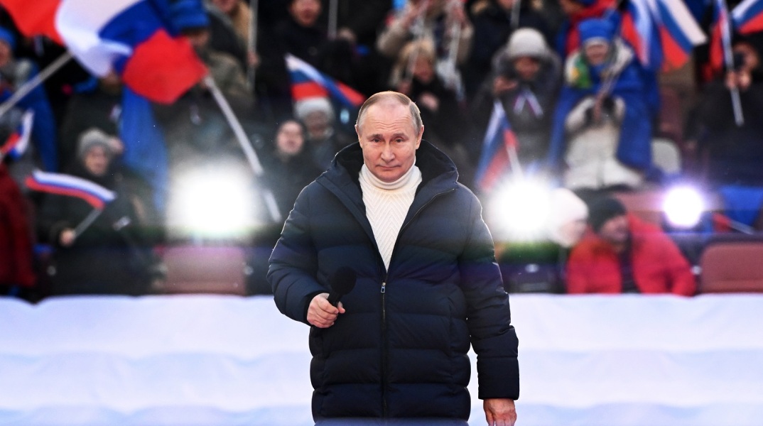 Ο Βλαντιμίρ Πούτιν σε ομιλία του σε γήπεδο στη Ρωσία
