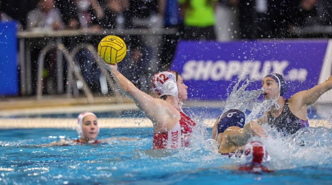 Τελικός Euroleague πόλο γυναικών, Ολυμπιακός - Σαμπαντέλ 11-7