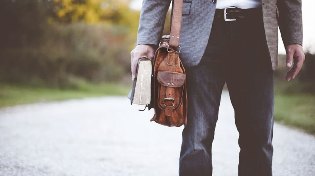 Δάσκαλος στην Ινδονησία βίασε 13 μαθήτριες, αφήνοντας τις 8 έγκυες