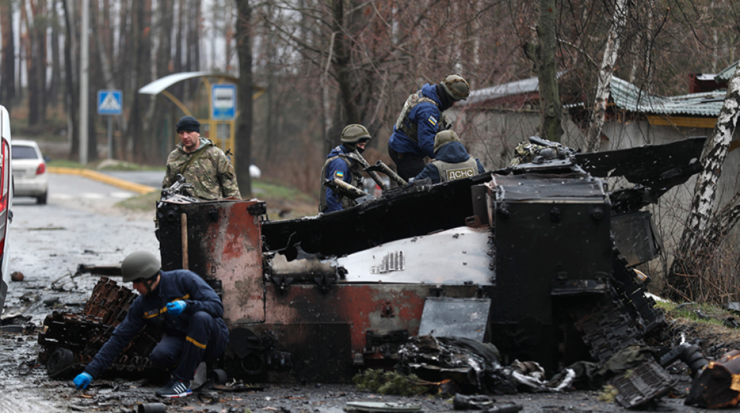 Πόλεμος στην Ουκρανία: Κατεστραμμένο ρωσικό άρμα μάχης