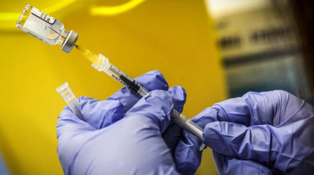 Τέταρτη δόση εμβολίου αρχίζουν να χορηγούν στη Σουηδία για τον κορωνοϊό στους άνω των 65