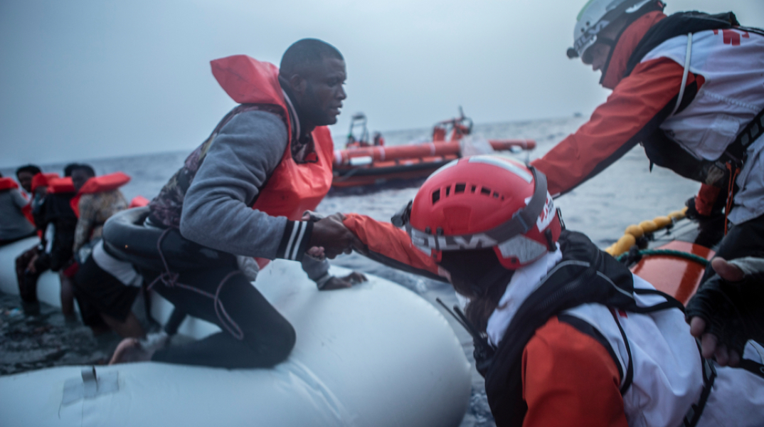 Νέο τραγικό ναυάγιο με 90 νεκρούς στη Μεσόγειο