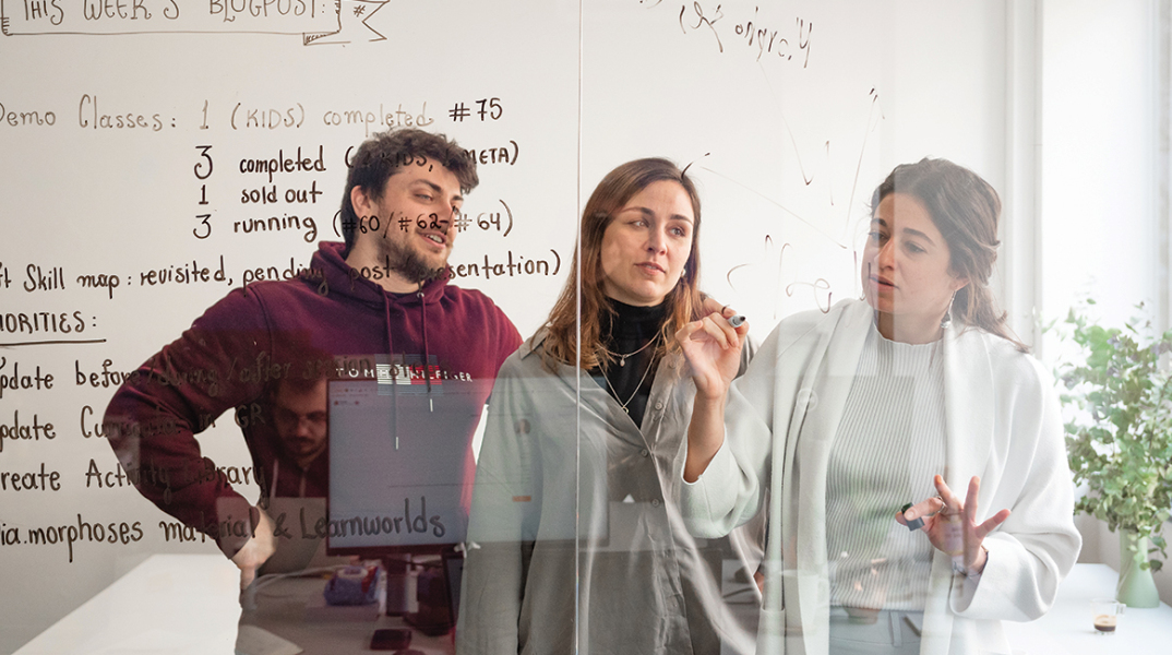 Οι Αλέξανδρος Πιθαμίτσης, Άννα Νατσβλισβίλι, Βασιλική (Ίλια) Τζωρτζοπούλου από το Morphoses