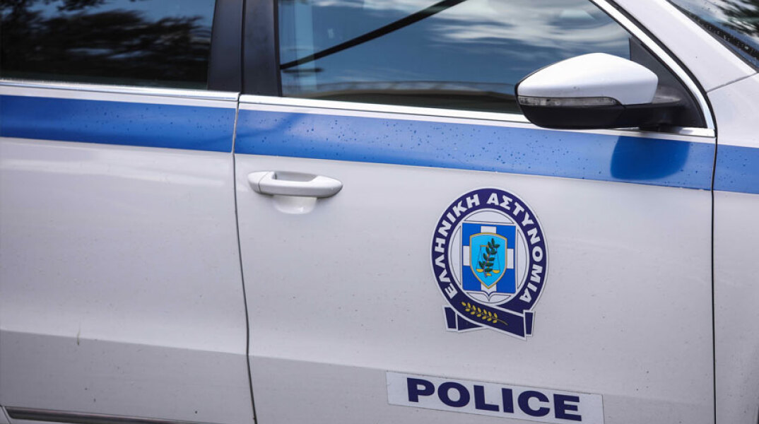 Η Αστυνομία στον Άγιο Παντελεήμονα συνέλαβε τους γονείς των παιδιών που ζούσαν σε κατσαρίδες και ποντίκια