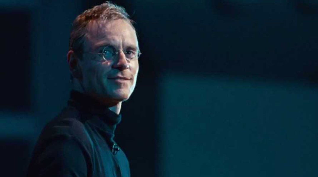 Ο Μάικλ Φασμπέντερ στην ταινία «Steve Jobs»