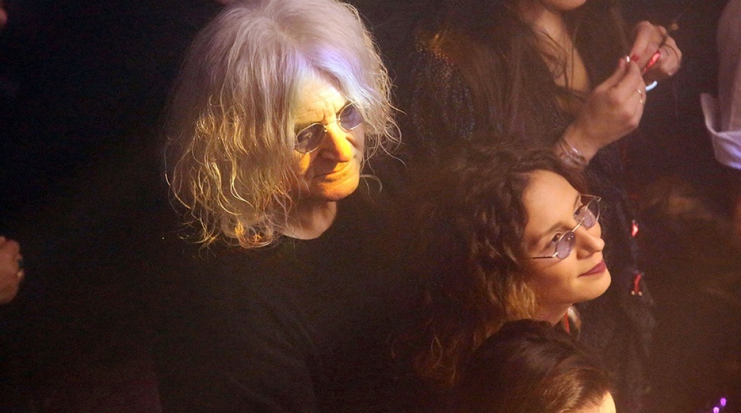 Νίκος Καρβέλας: Έγινε πατέρας για τρίτη φορα - Γέννησε η σύντροφός του Έλενα Φερεντίνου