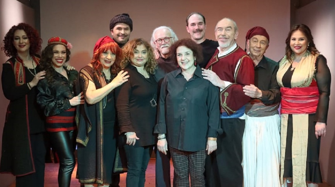 «Τα τέσσερα πόδια του τραπεζιού» του Καμπανέλλη στο Θέατρο Πρόβα 