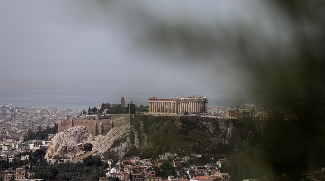 Καιρός - Φωτογραφία με την Ακρόπολη 