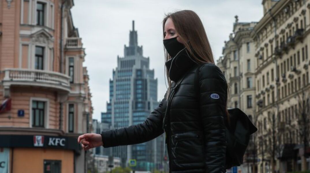 Πόλεμος στην Ουκρανία - Ρωσία: «Αν διατηρηθούν οι κυρώσεις, η οικονομία θα χρειαστεί χρόνια για να ανοικοδομηθεί».