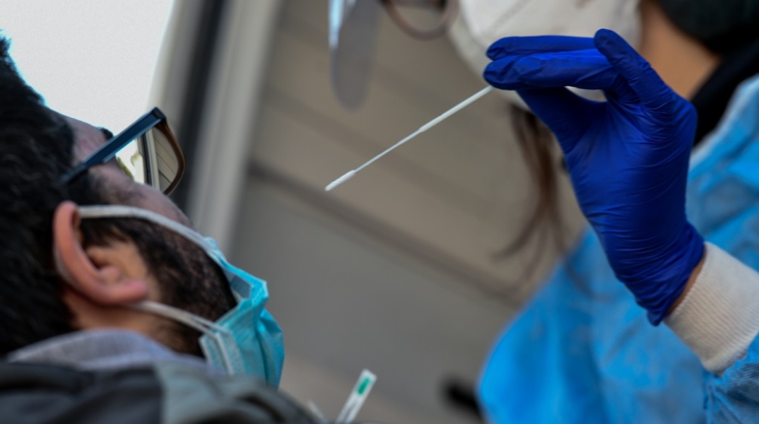 Rapid test από κλιμάκια του ΕΟΔΥ