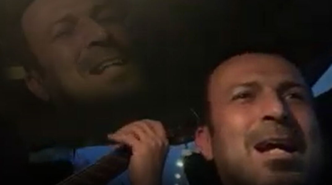 Ο Στέφανος Παραστατίδης ερμηνεύει Γιάννη Πουλόπουλο στο αυτοκίνητο με προορισμό το Κιλκίς