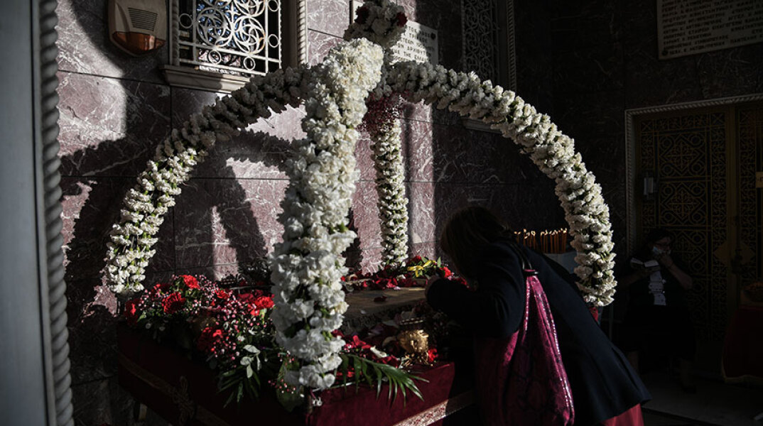 Με μάσκα στην εκκλησία το Πάσχα 2022 - Απαραίτητες οι μάσκες τη Μεγάλη Εβδομάδα