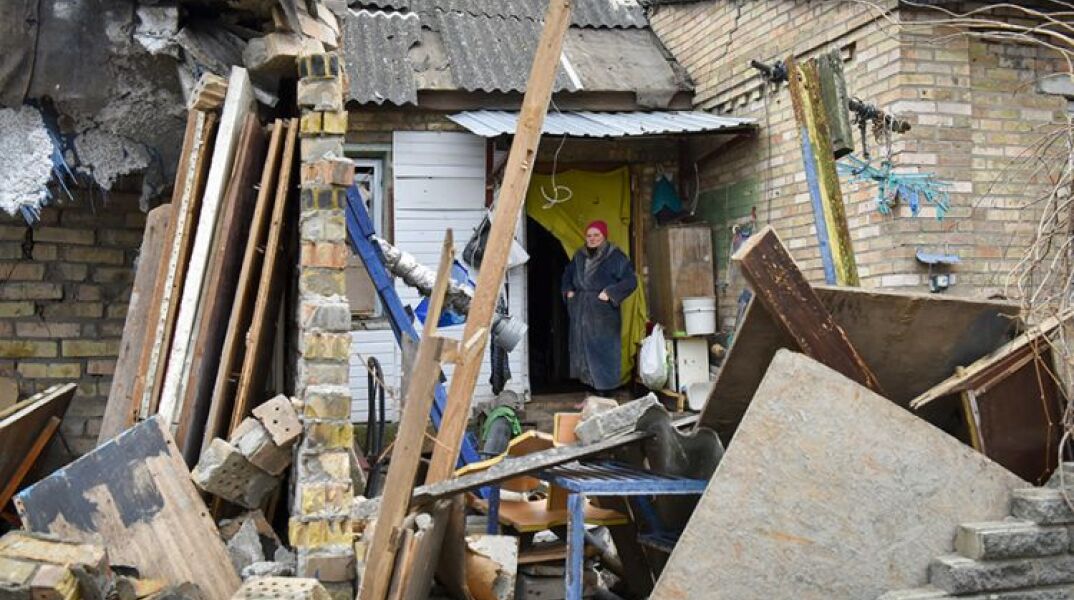 Πόλεμος στην Ουκρανία: Βομβαρδισμένο σπίτι στο Χοστομέλ 