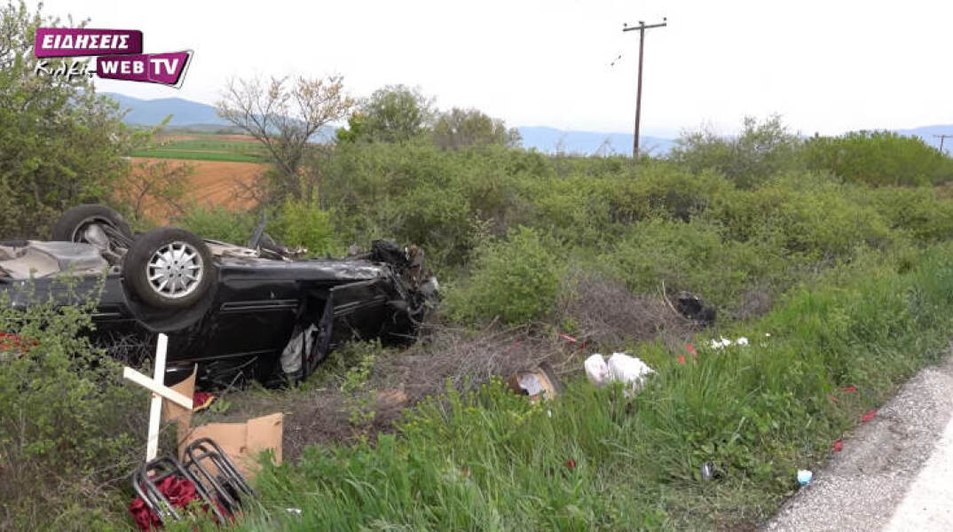 Κιλκίς: Νεκροφόρα εξετράπη της πορείας της και ανετράπη-Δυο τραυματίες