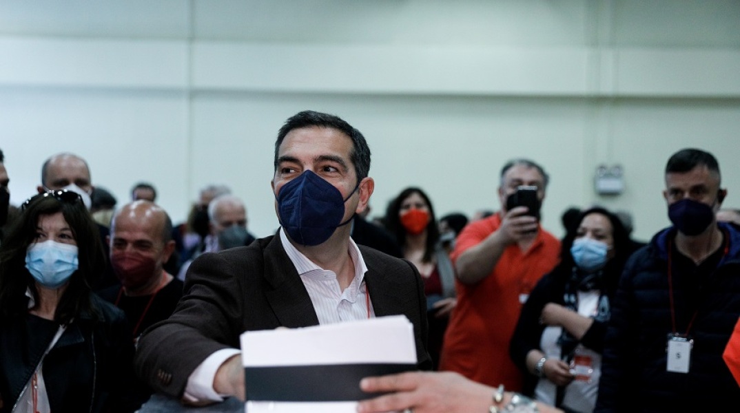 3ο Συνέδριο ΣΥΡΙΖΑ: Εγκρίθηκε η πρόταση Τσίπρα