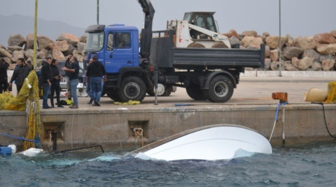 Χανιά: Προβλήματα στα λιμάνια λόγω των ισχυρών ανέμων - Βυθισμένο πλοίο