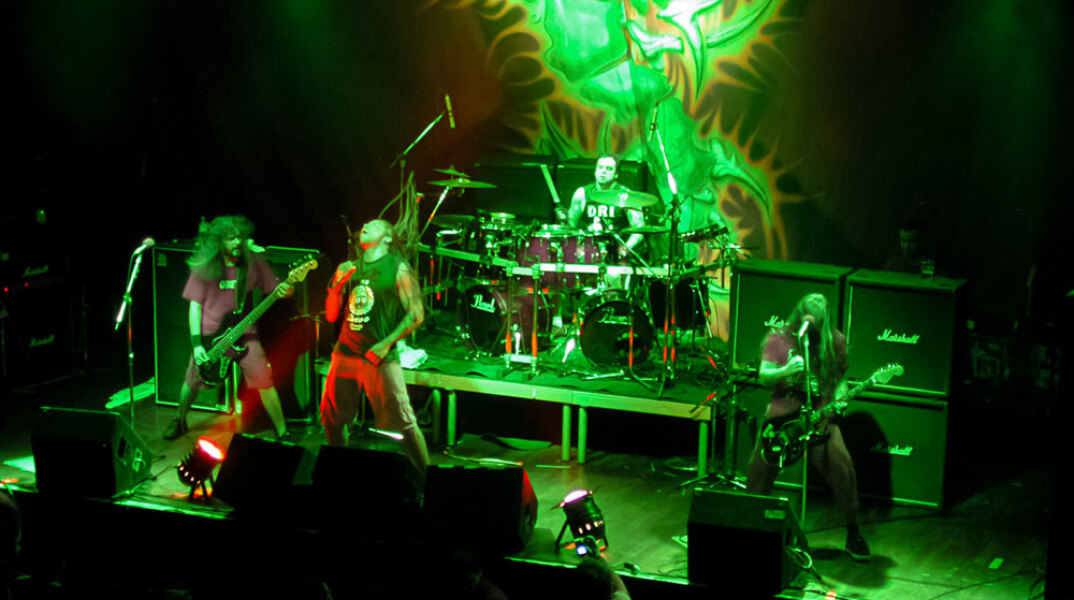 Στιγμιότυπο από τη συναυλία των Sepultura στην Αθήνα τον Μάρτιο του 2005