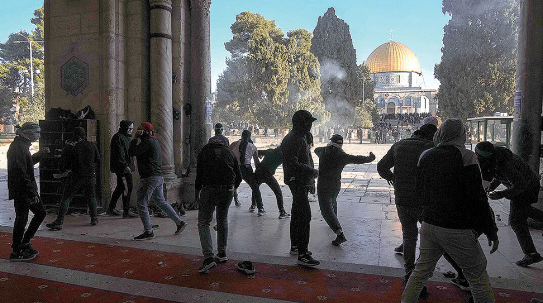 Ισραήλ: Οι ταραχές στην Πλατεία των Τζαμιών κλονίζουν την κυβέρνηση συνασπισμού του Ναφτάλι Μπένετ	