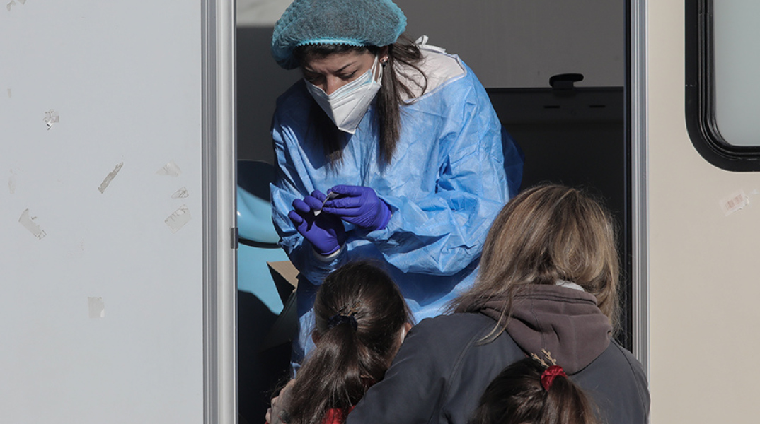 Τα κρούσματα σήμερα Δευτέρα (18/04) ανακοίνωσε ο ΕΟΔΥ