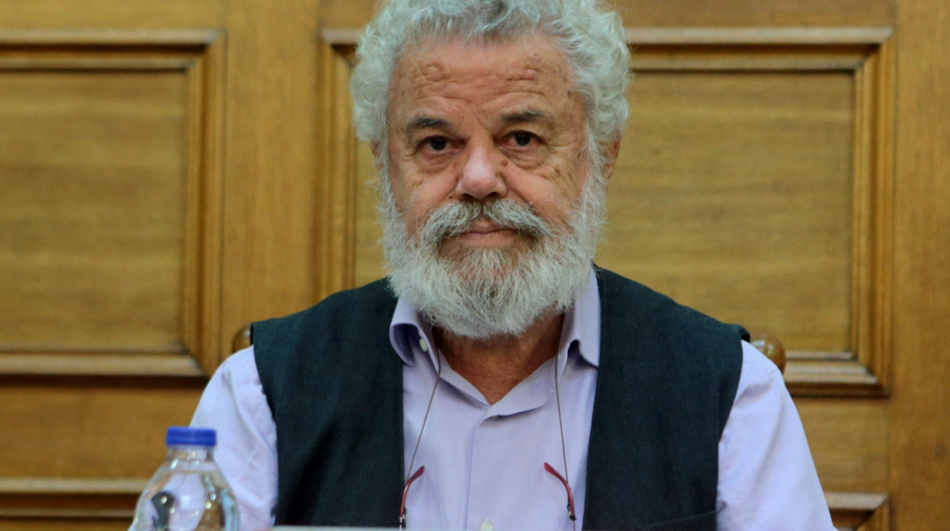 Νίκος Μανιός