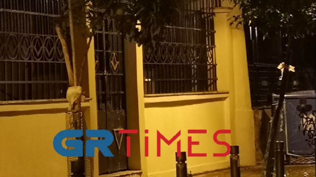 Θεσσαλονίκη: Μανιακός με μπαλτά επιτέθηκε στη μασονική στοά