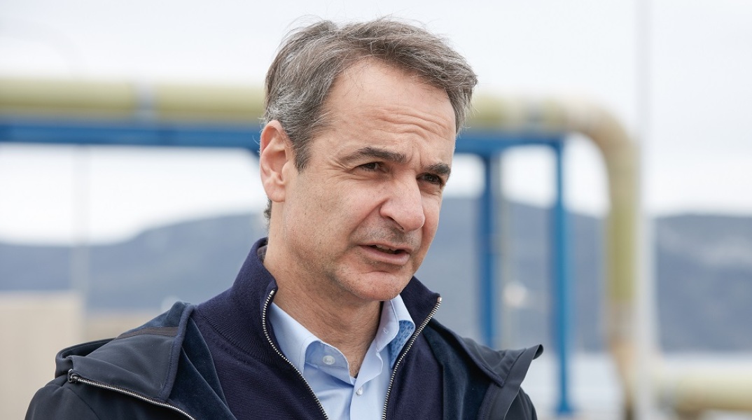 ΕΠΙΣΚΕΨΗ ΤΟΥ ΠΡΩΘΥΠΟΥΡΓΟΥ ΚΥΡ. ΜΗΤΣΟΤΑΚΗ ΣΤΙΣ ΕΓΚΑΤΑΣΤΑΣΕΙΣ ΤΟΥ ΤΕΡΜΑΤΙΚΟΥ ΣΤΑΘΜΟΥ ΥΓΡΟΠΟΙΗΜΕΝΟΥ ΦΥΣΙΚΟΥ ΑΕΡΙΟΥ ΣΤΗΝ ΡΕΒΥΘΟΥΣΑ (ΔΗΜΗΤΡΗΣ ΠΑΠΑΜΗΤΣΟΣ/ΓΡΑΦΕΙΟ ΤΥΠΟΥ ΠΡΩΘΥΠΟΥΡΓΟΥ/EUROKINISSI)