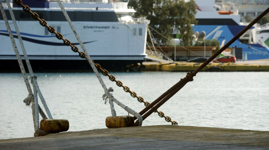 Δεμένα πλοία την Πρωτομαγιά λόγω 24ωρης απεργίας της ΠΝΟ