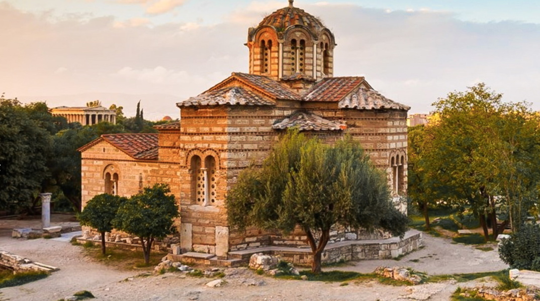 Παλαιότερη φωτογραφία των Αγίων Αποστόλων.