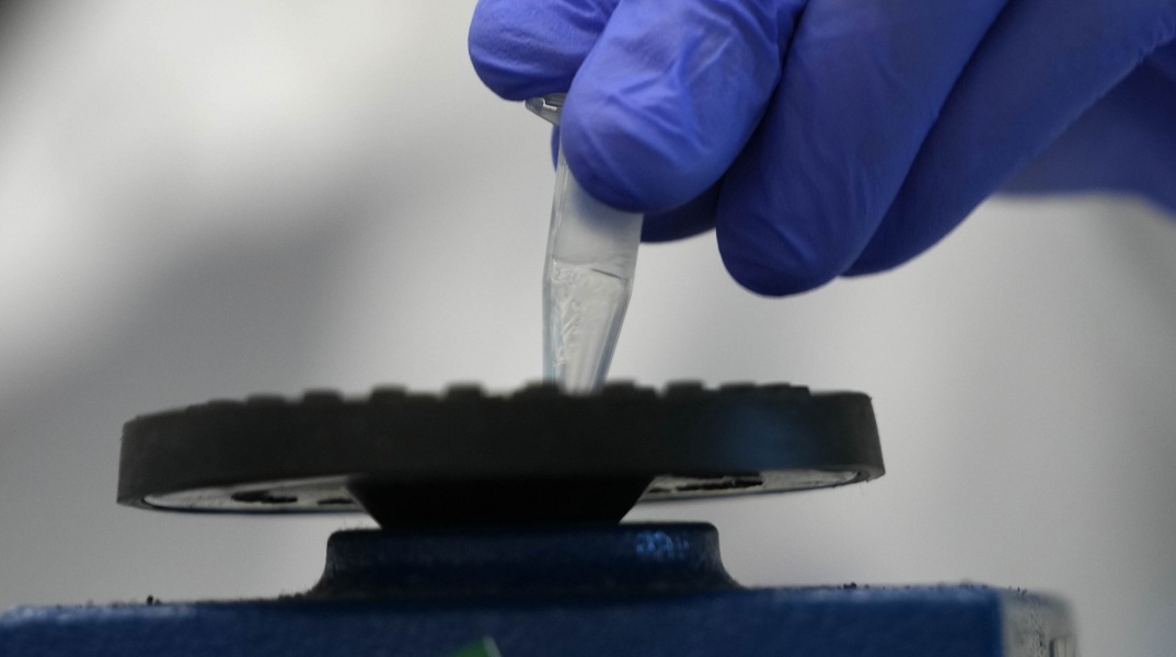 Έρευνα: Οι ανεμβολίαστοι που νοσούν με Όμικρον 2 δεν αναπτύσσουν αντισώματα έναντι άλλων παραλλαγών του κορονοϊού