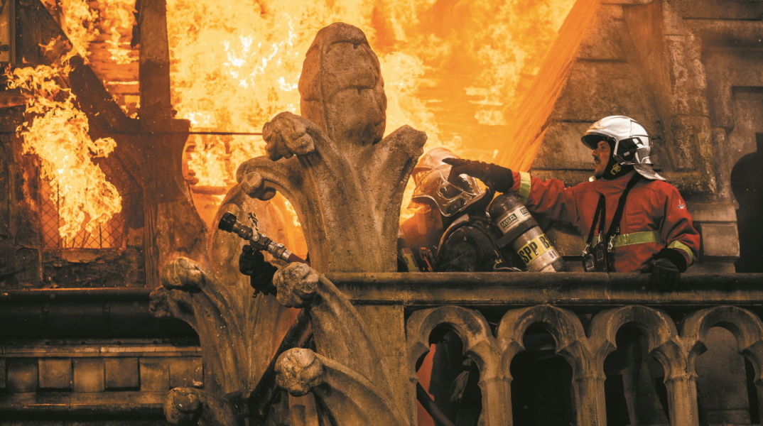 Στιγμιότυπο από την ταινία Notre-Dame Brule 