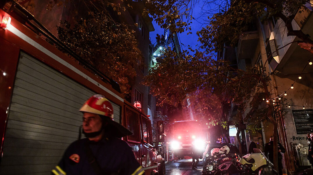 Φωτιά στον Νέο Κόσμο προκάλεσε συναγερμό στην Πυροσβεστική Υπηρεσία (ΦΩΤΟ ΑΡΧΕΙΟΥ)