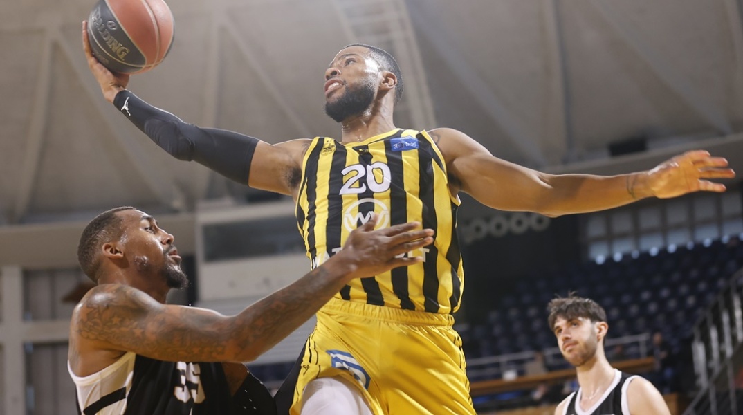 Ο καλαθοσφαιριστής του Άρη, Ζίλιους Ουίλιαμς