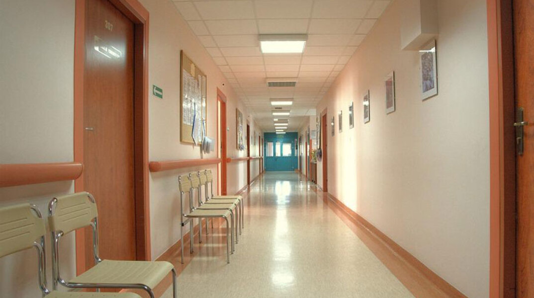 Πιθανό ένα κρούσμα ηπατίτιδας σε παιδιά στην Ελλάδα, σύμφωνα με τον επικεφαλής του ΕΟΔΥ Θεοκλή Ζαούτη