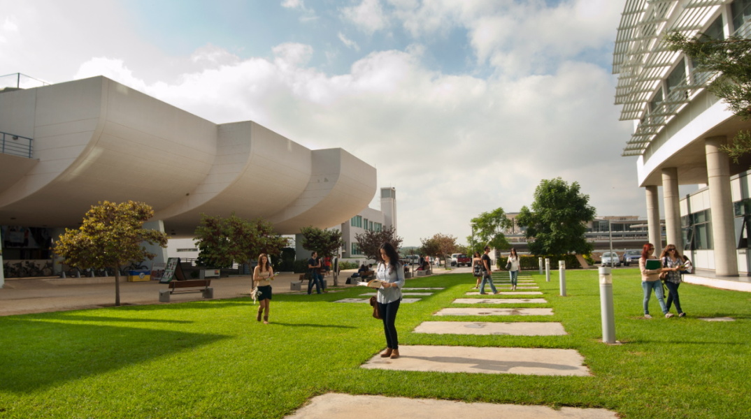 Φωτογραφία από τις εγκαταστάσεις του Πανεπιστημίου Κύπρου.